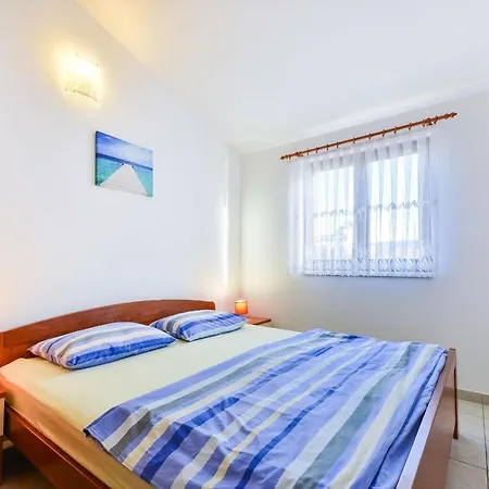 Delac Apartman Vir