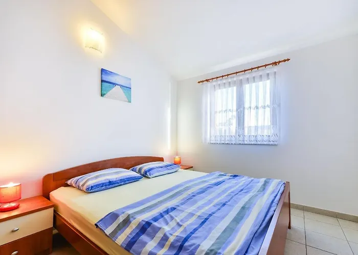Delac Apartman Vir